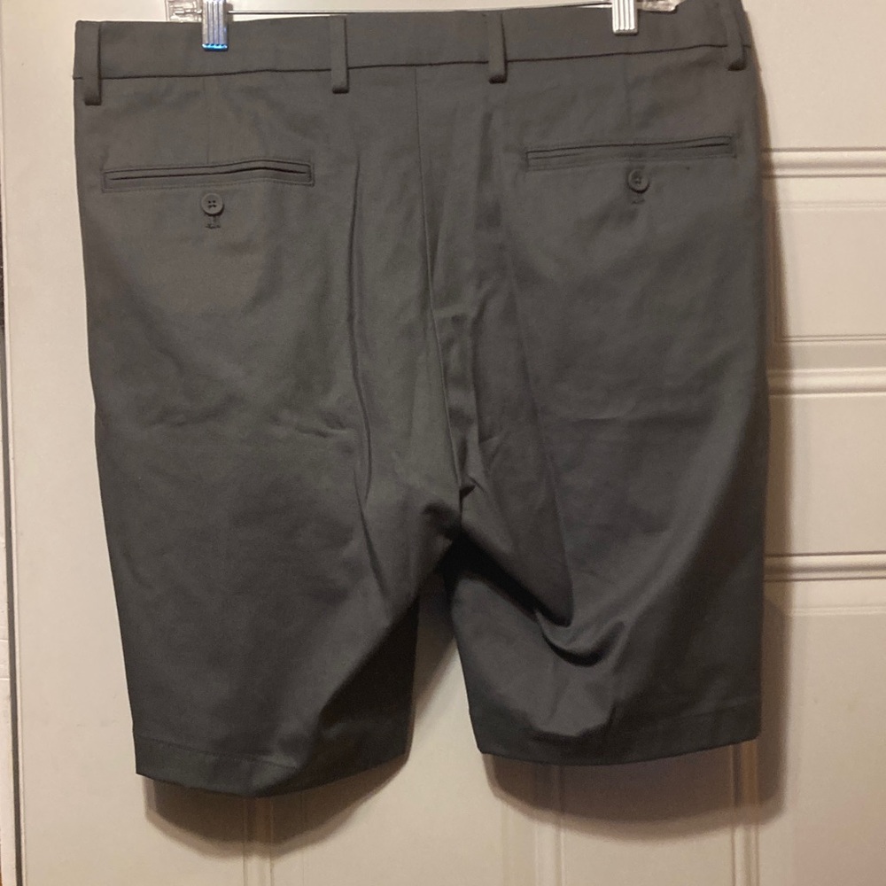Kenneth Cole Charcoal Flat-Front Men's Dress Shorts‎